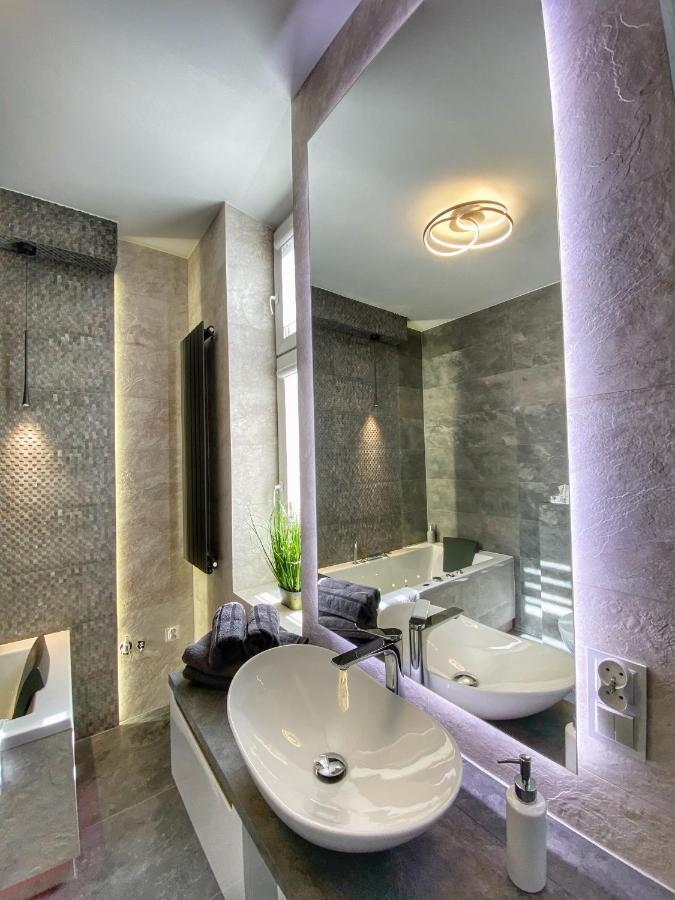 Apartament Bialy Z Jacuzzi Cracovie Extérieur photo