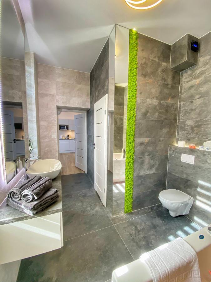 Apartament Bialy Z Jacuzzi Cracovie Extérieur photo