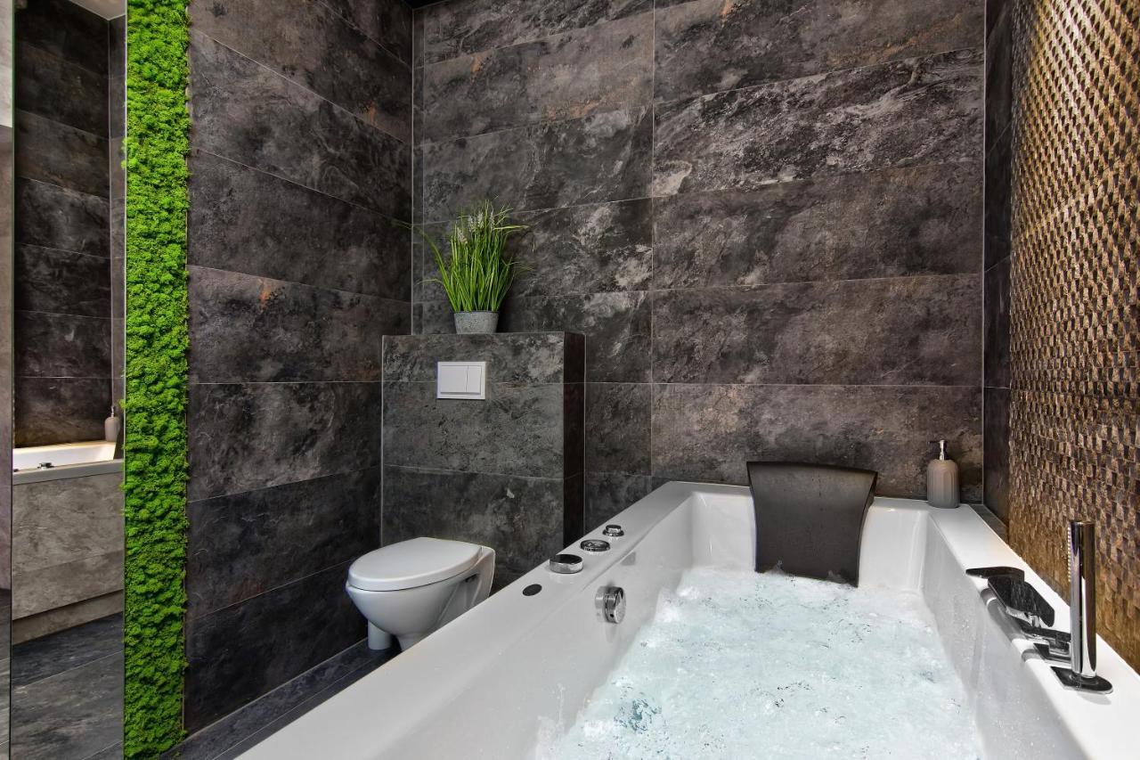 Apartament Bialy Z Jacuzzi Cracovie Extérieur photo