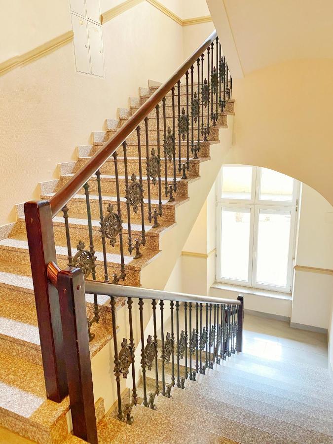 Apartament Bialy Z Jacuzzi Cracovie Extérieur photo